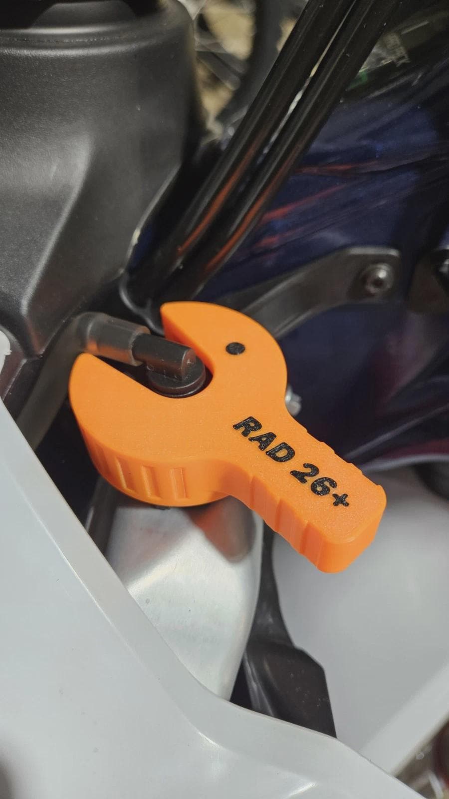 2026-2027 KTM & Husqvarna Radiator Coolant Cap Removal Tool