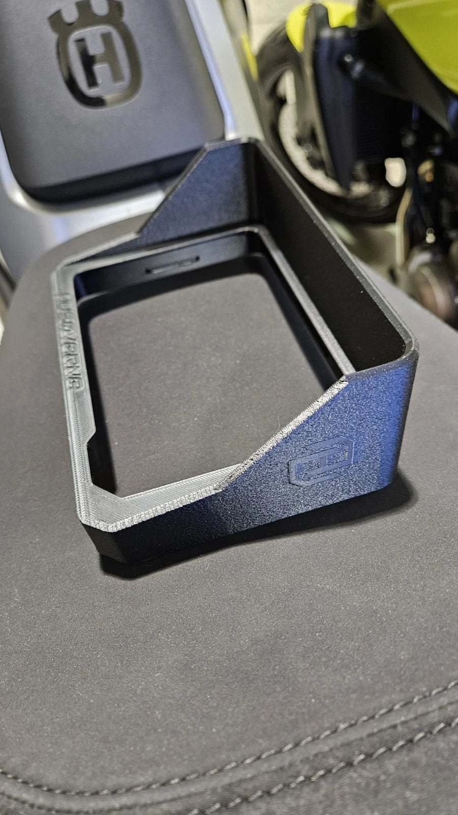 Husqvarna Svartpilen/Vitpilen 801 TFT Sun Shade (2025–2026)