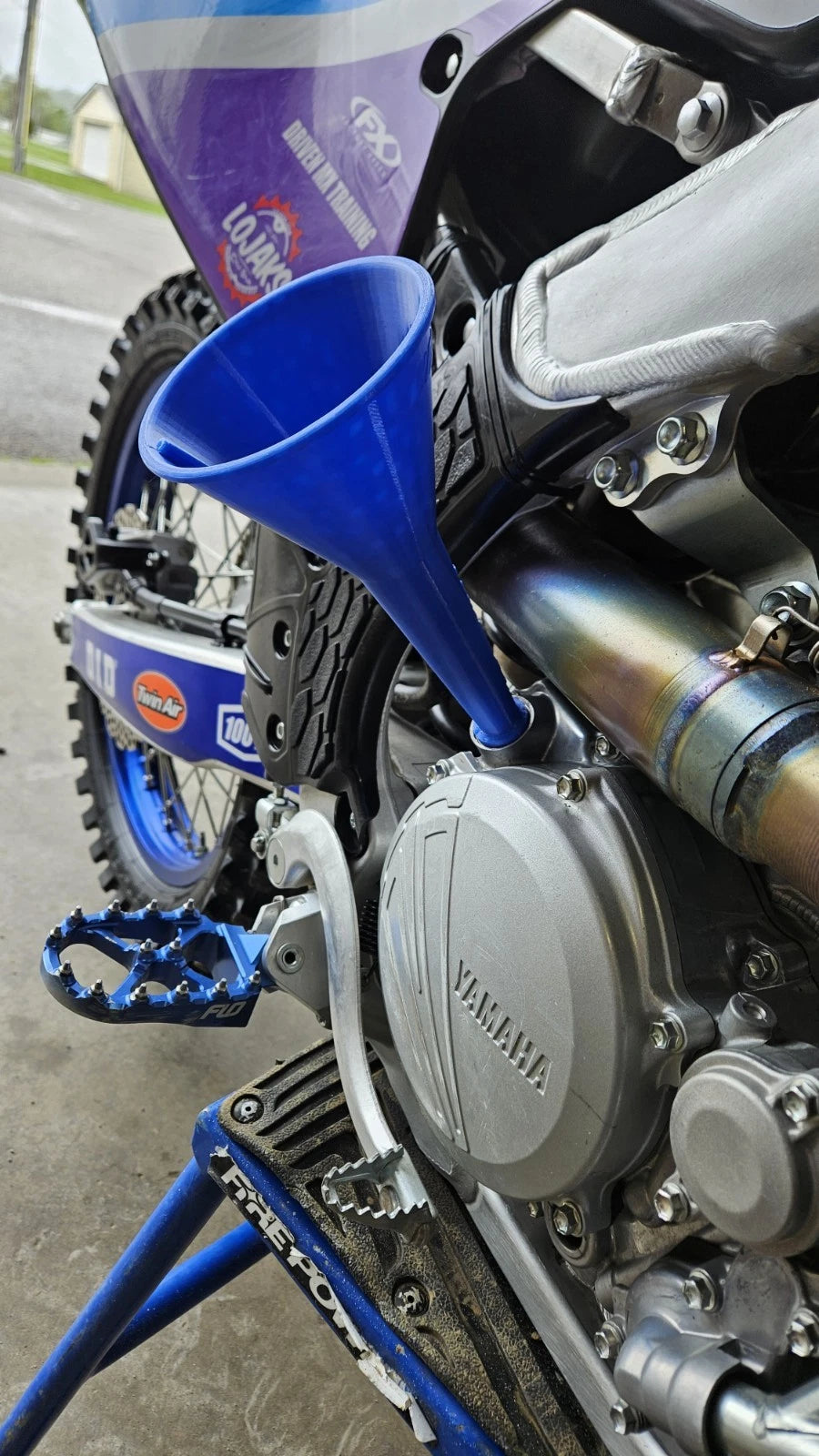 Yamaha YZ250F/YZ450F/YZ65 Threaded Oil Funnel